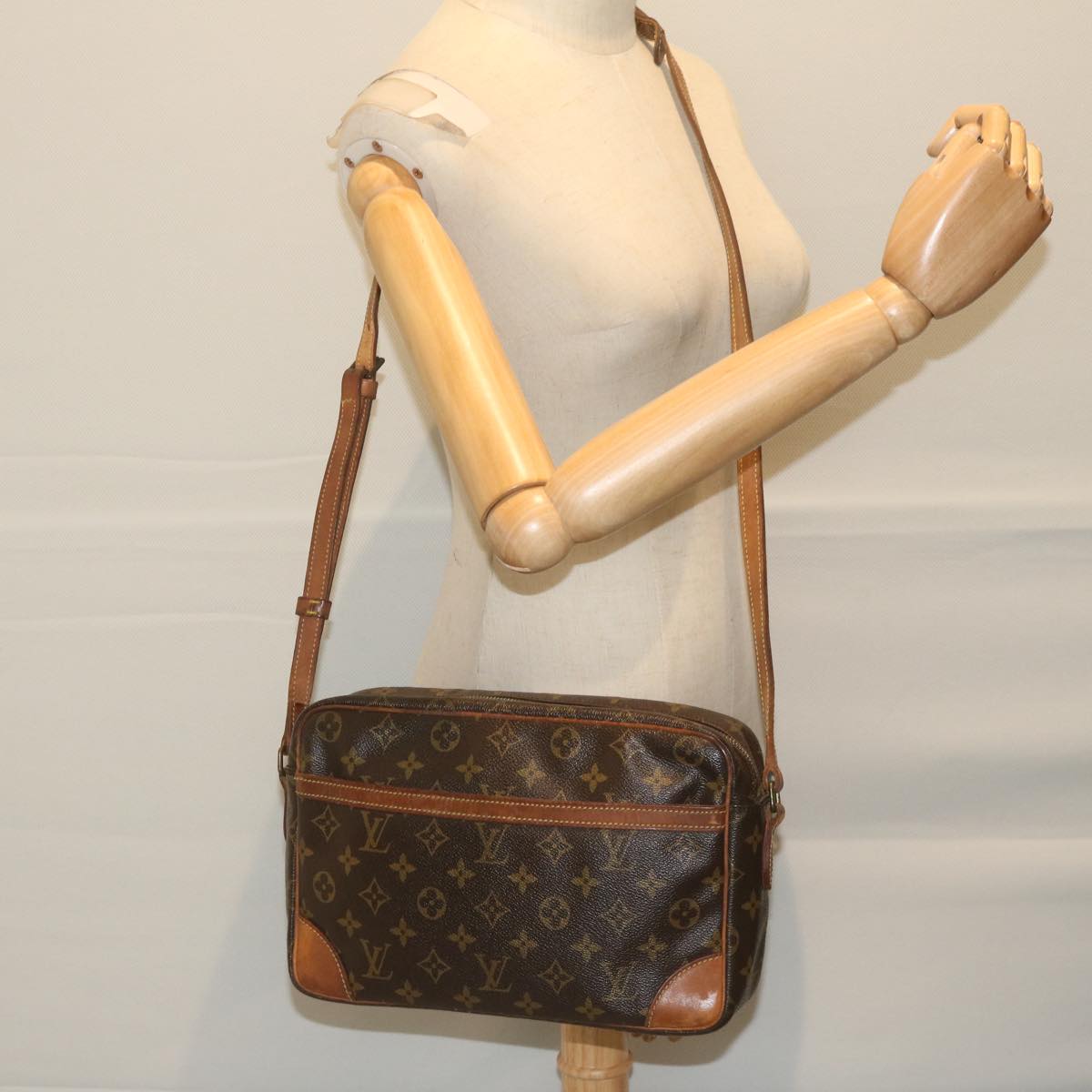 LOUIS VUITTON Monogram Trocadero 30 Shoulder Bag M51272 LV Auth am5596