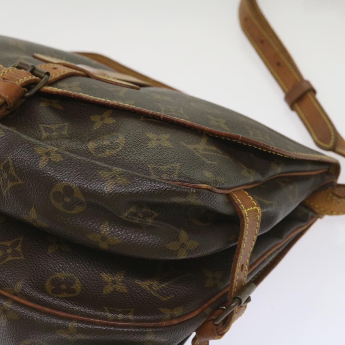 LOUIS VUITTON Monogram Saumur 30 Shoulder Bag M42256 LV Auth am5659