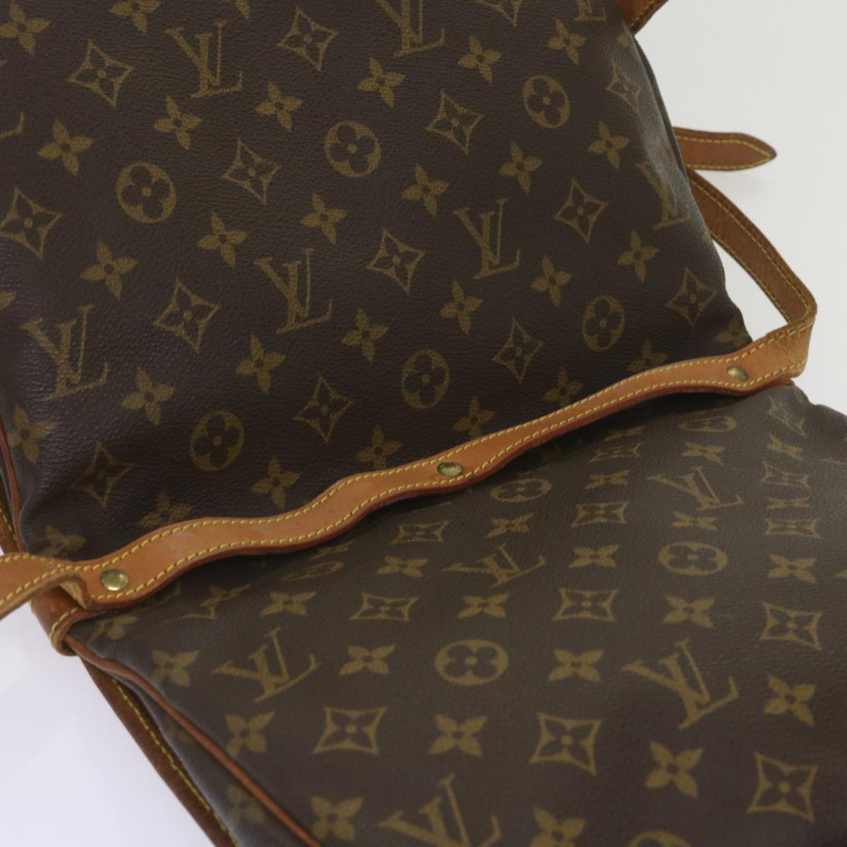 LOUIS VUITTON Monogram Saumur 30 Shoulder Bag M42256 LV Auth am5659