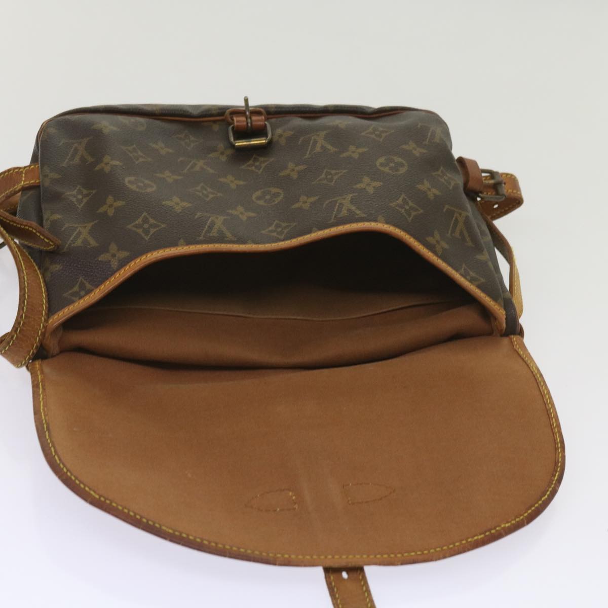 LOUIS VUITTON Monogram Saumur 30 Shoulder Bag M42256 LV Auth am5659