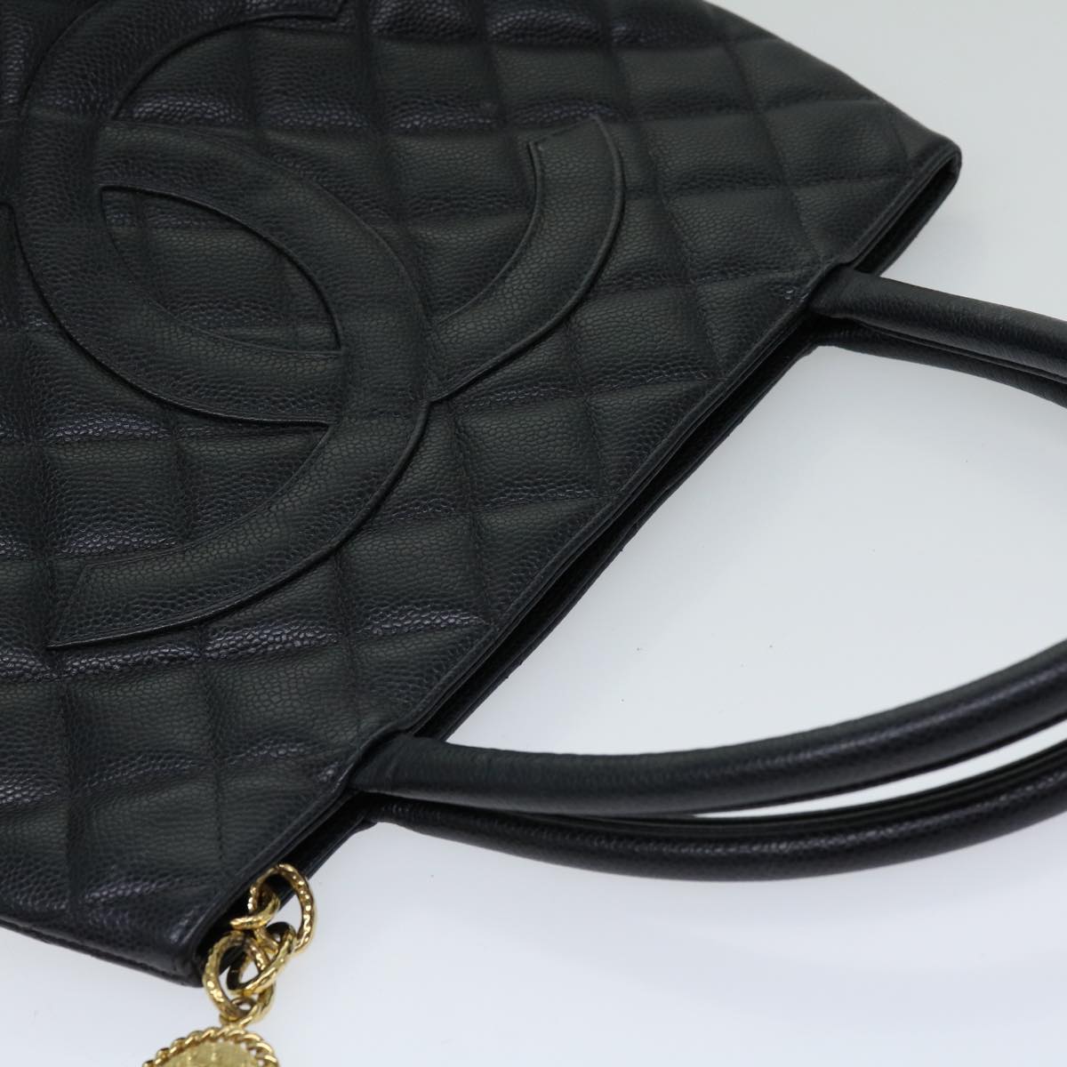 CHANEL Standard Tote Bag Caviar Skin Black CC Auth am5970A