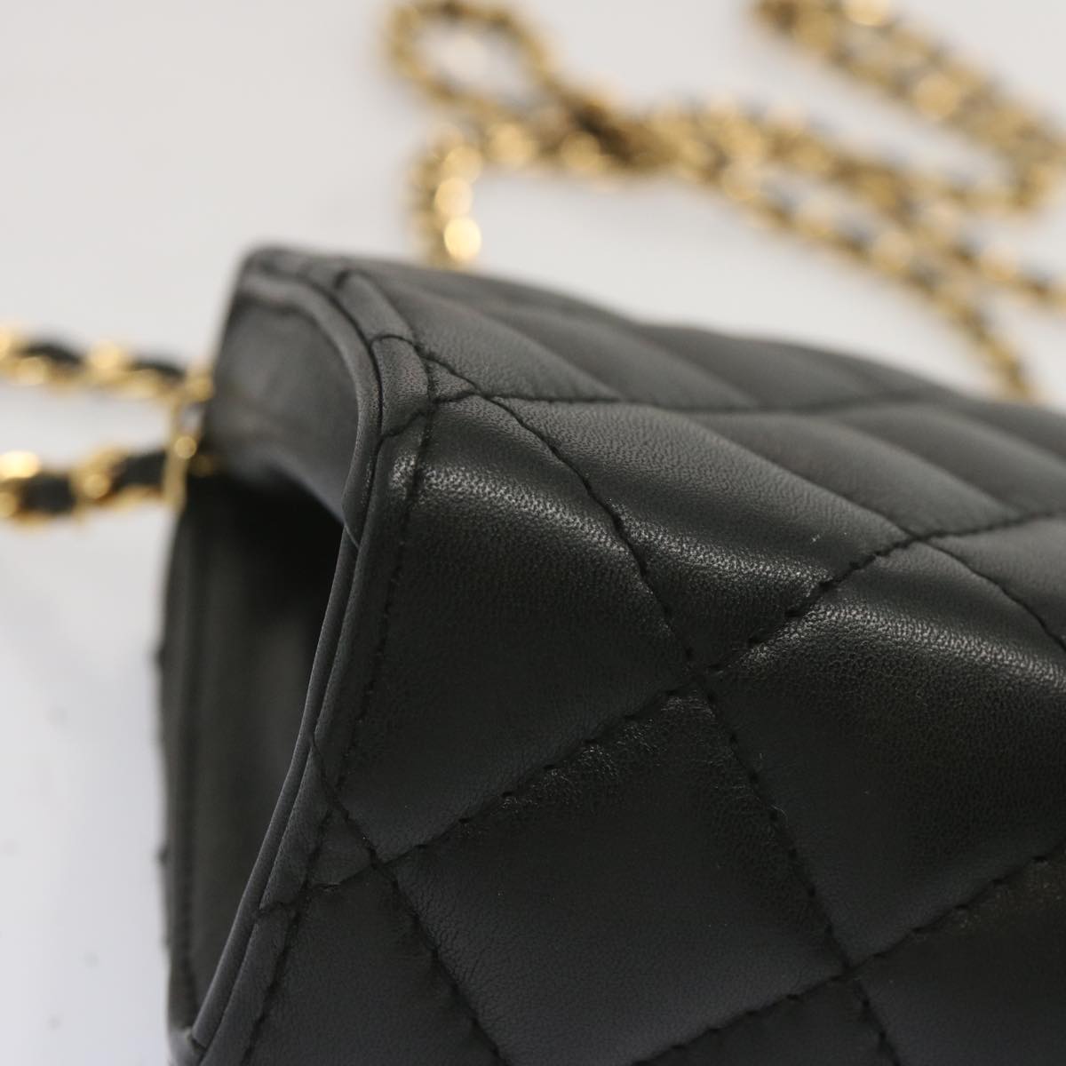 GIVENCHY Quilted Chain Shoulder Bag Leather Black Auth am5981