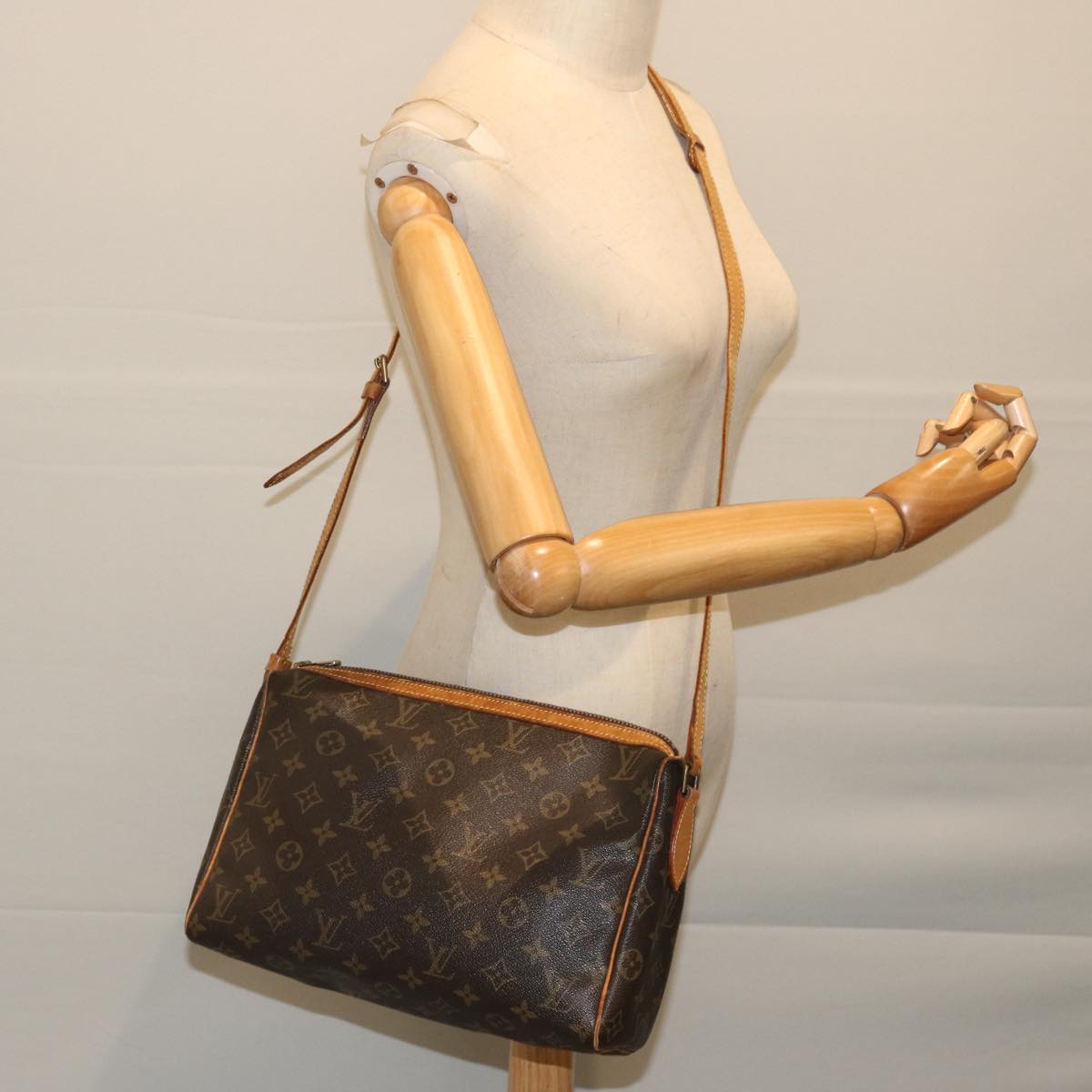 LOUIS VUITTON Monogram Tulle Lee Shoulder Bag M51348 LV Auth am6006