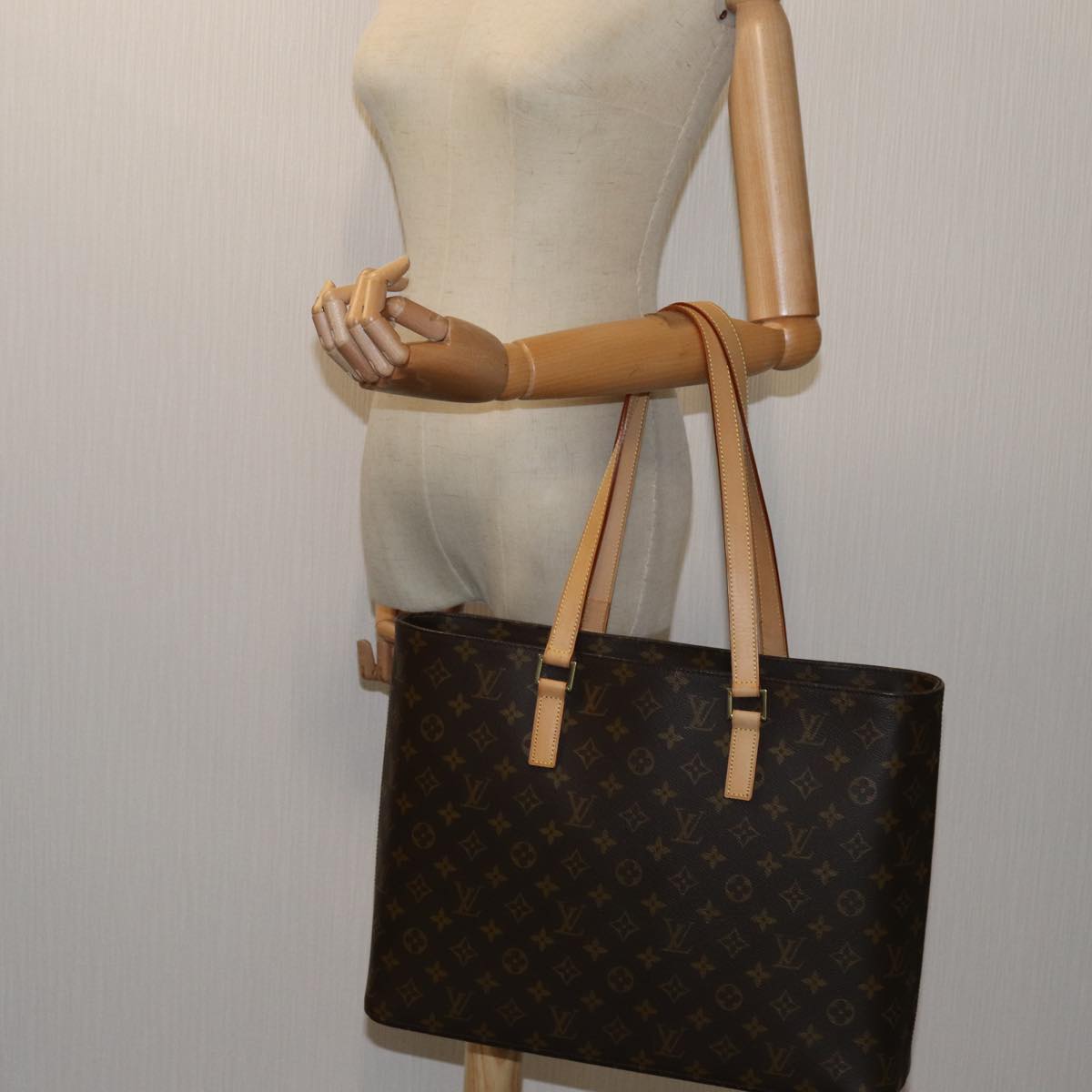 LOUIS VUITTON Monogram Luco Tote Bag M51155 LV Auth am6059A