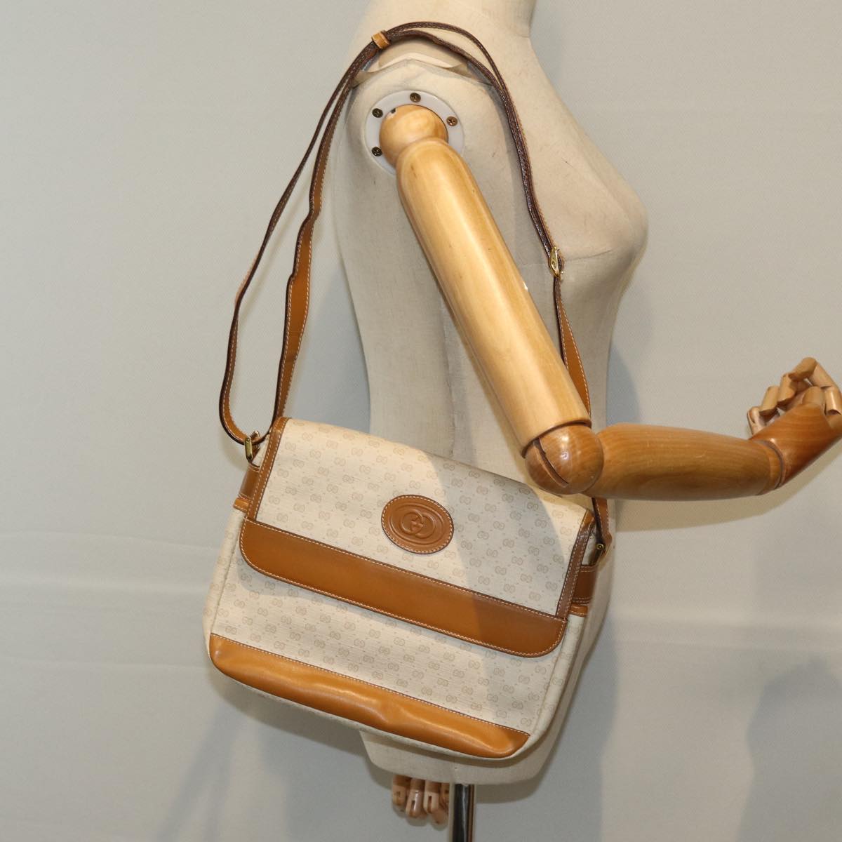 GUCCI Micro GG Supreme Shoulder Bag PVC Beige 001 106 0185 Auth am6133