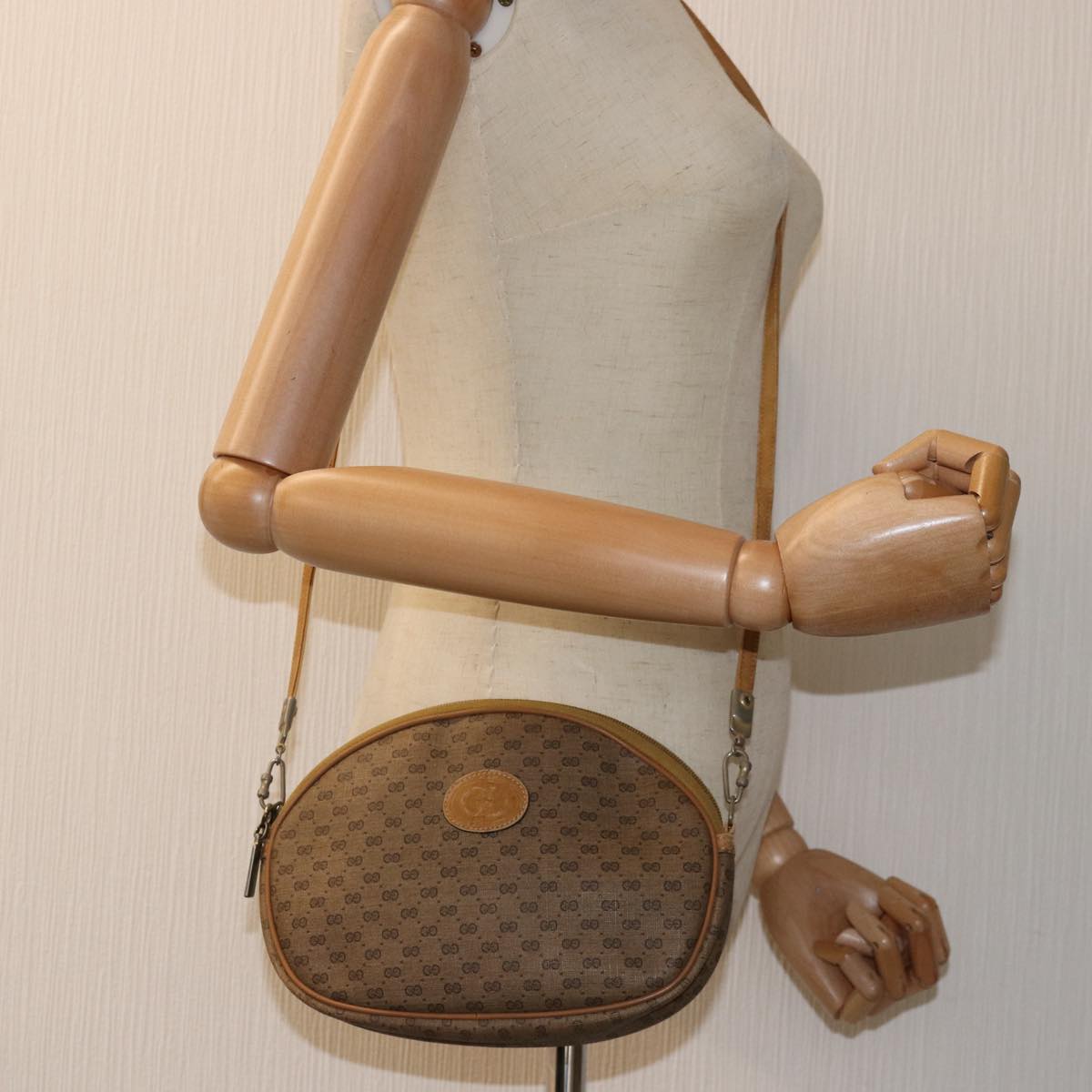 GUCCI Micro GG Supreme Shoulder Bag PVC Beige Auth am6185