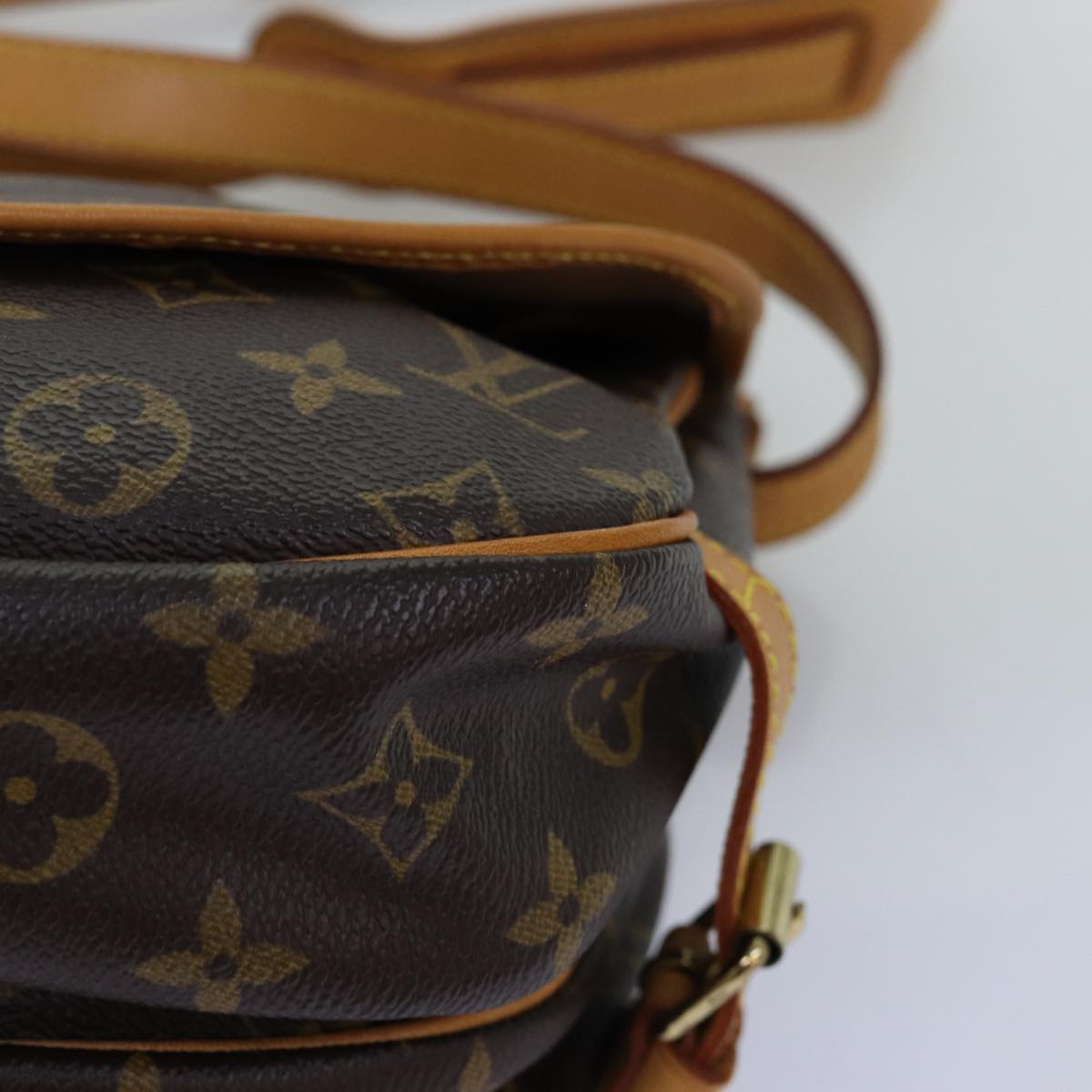 LOUIS VUITTON Monogram Saumur 30 Shoulder Bag M42256 LV Auth am6248