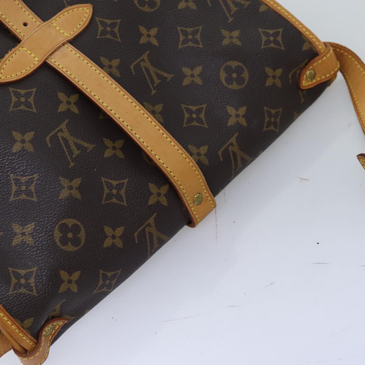 LOUIS VUITTON Monogram Saumur 30 Shoulder Bag M42256 LV Auth am6248