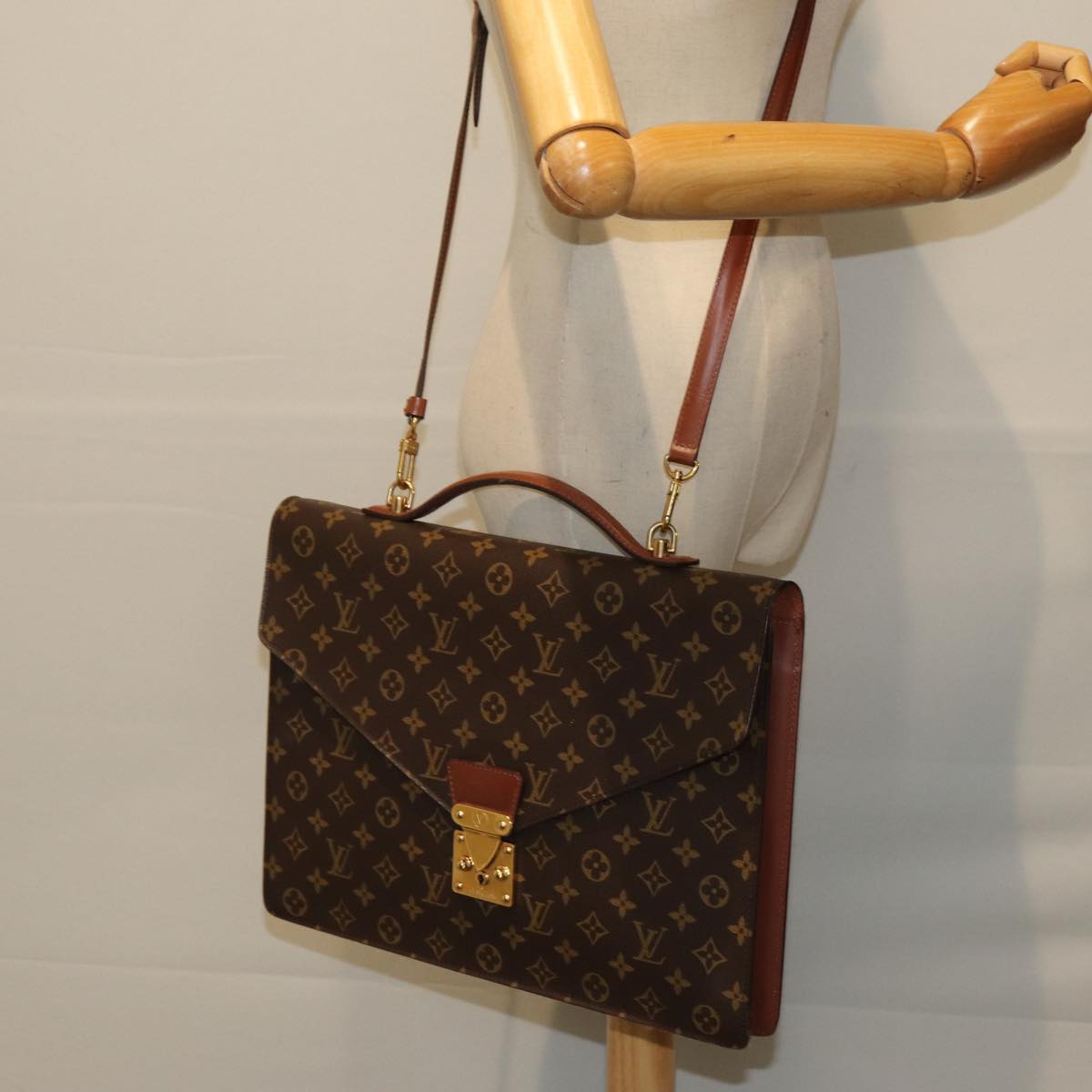 LOUIS VUITTON Monogram Porte Documents Bandouliere Bag M53338 LV Auth am6315