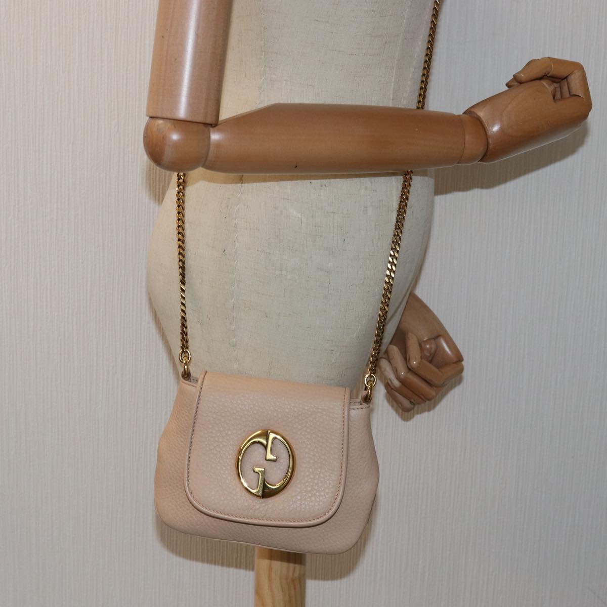 GUCCI Chain Shoulder Bag Leather Beige 251821 Auth am6326