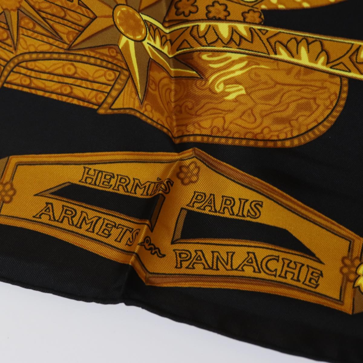 HERMES Carre 90 Scarf ""ARMETS en PANACHE"" Silk Black Auth am6343