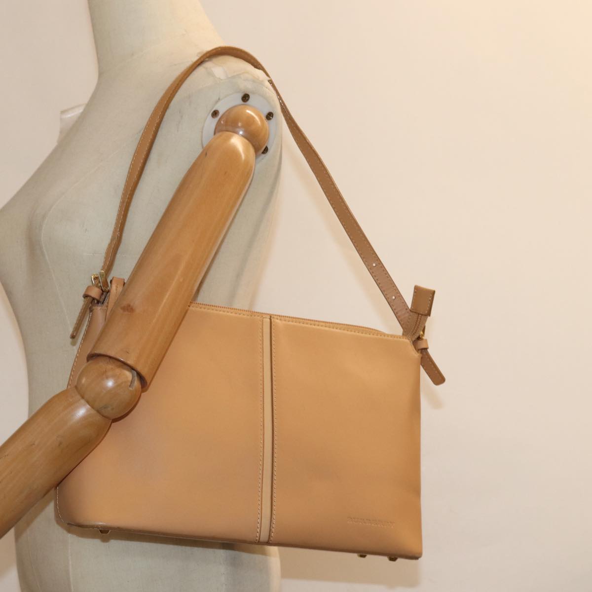 BURBERRY Shoulder Bag Leather Beige Auth am6447