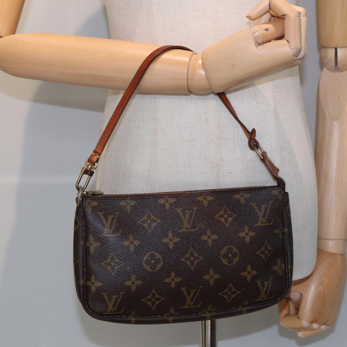 LOUIS VUITTON Monogram Pochette Accessoires Pouch M51980 LV Auth am6479