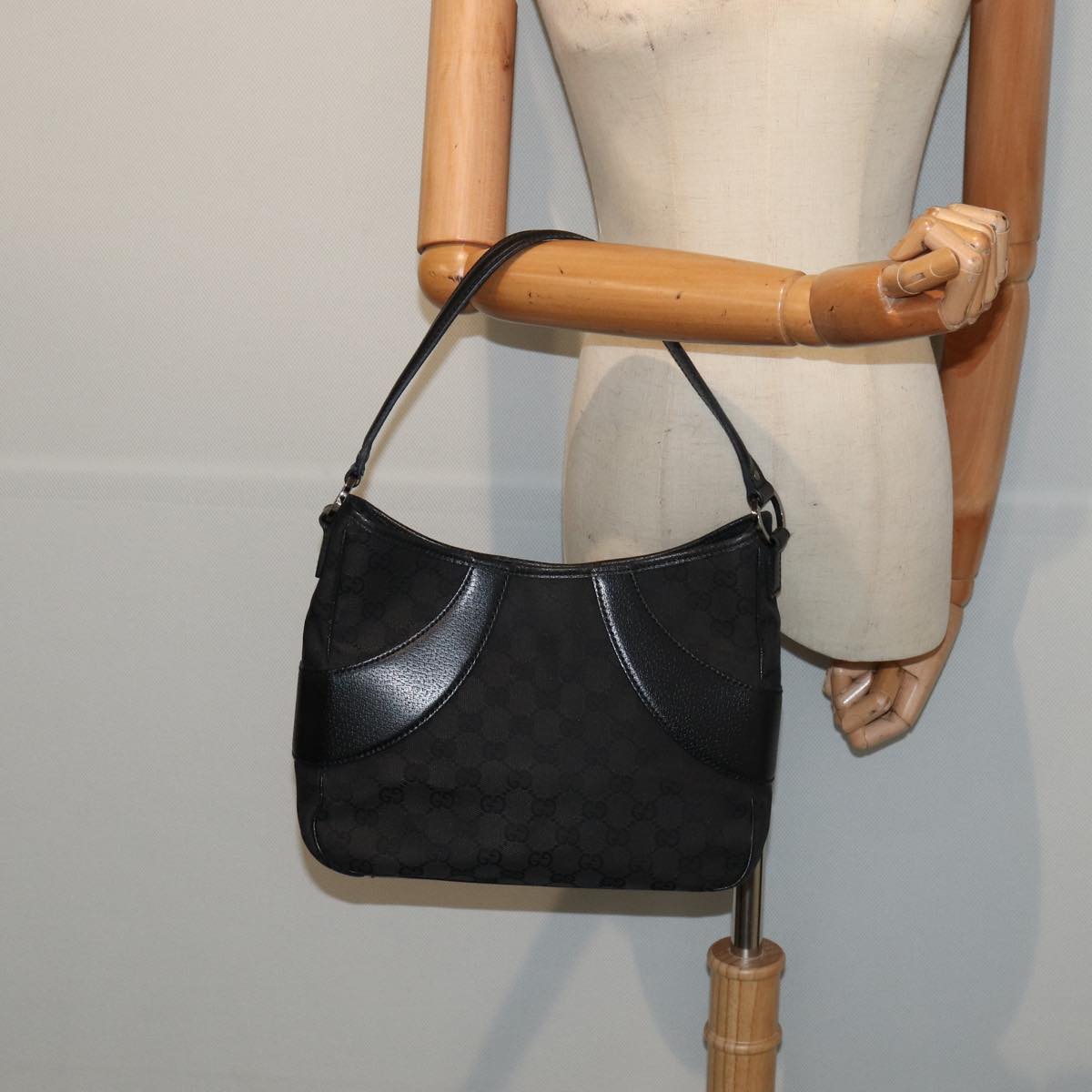 GUCCI GG Canvas Hand Bag Black 113012 Auth am6614