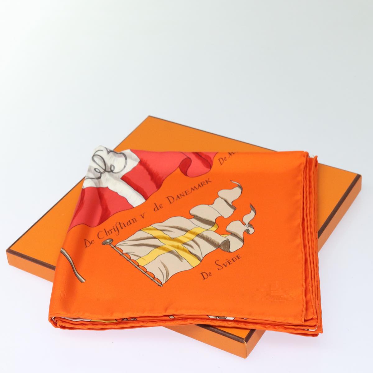 HERMES Carre 90 Scarf ""PAVOIS"" Silk Orange Auth am6652