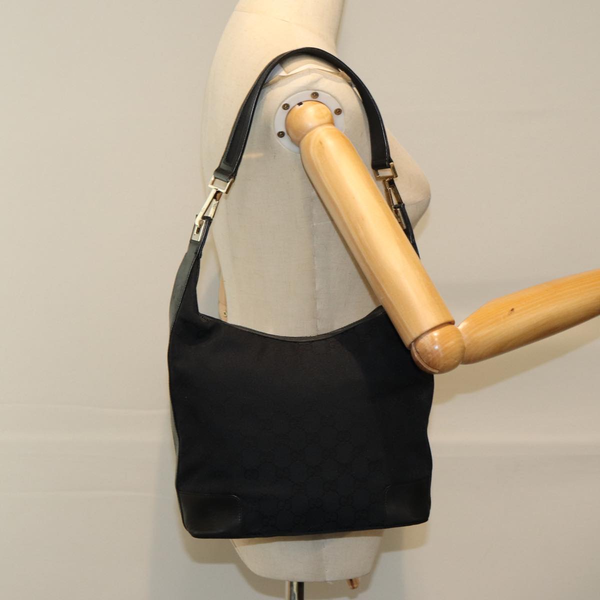 GUCCI GG Canvas Shoulder Bag Black 001 4204 Auth am6699