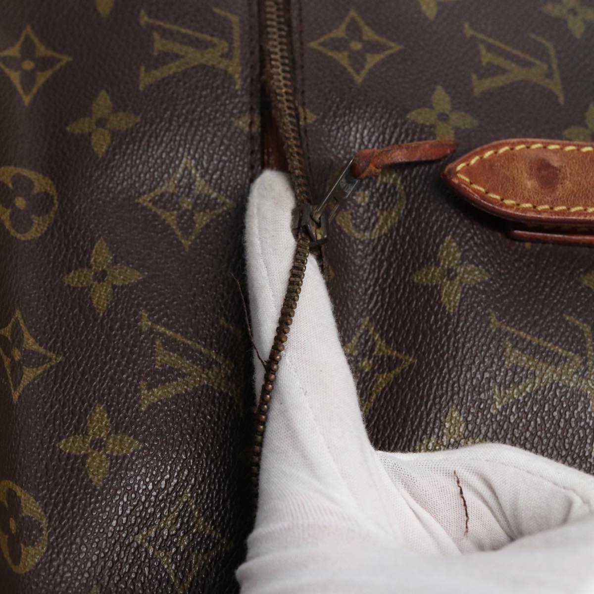 LOUIS VUITTON Monogram Pochette Priant Clutch Bag M51805 LV Auth am6777