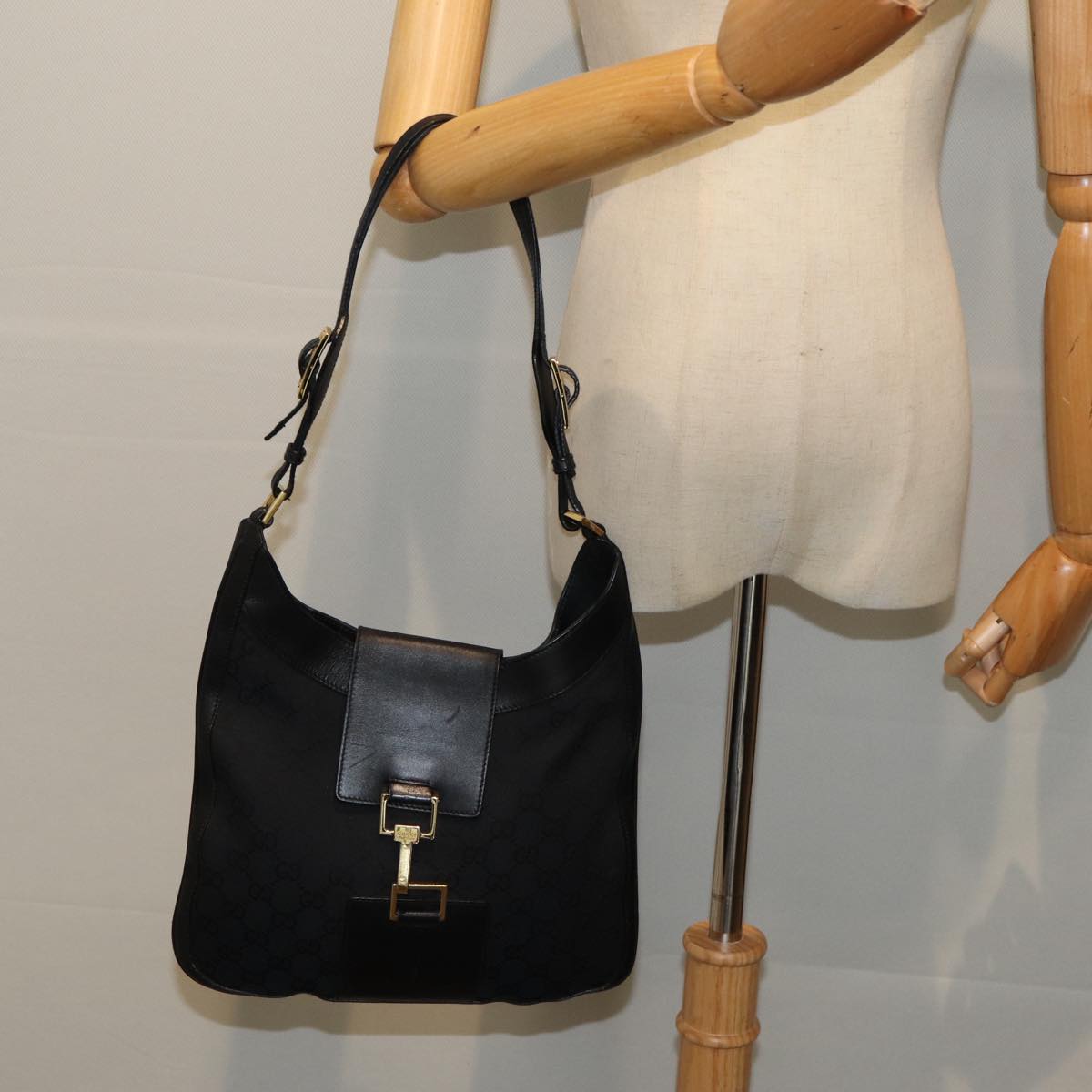 GUCCI Jackie GG Canvas Shoulder Bag Black Gold 001 4129 Auth am6796