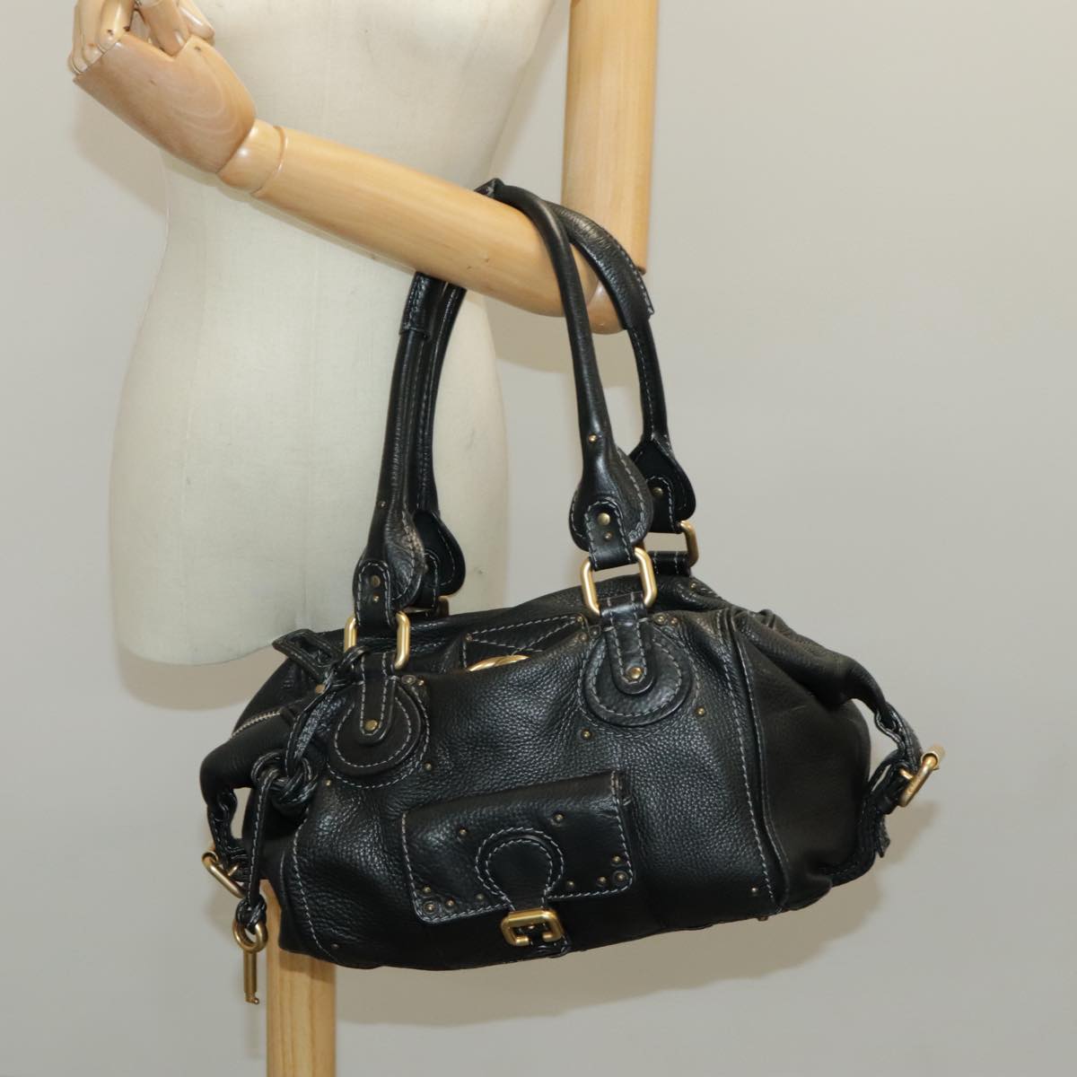 Chloe Paddington Shoulder Bag Leather Black Gold Auth am7075