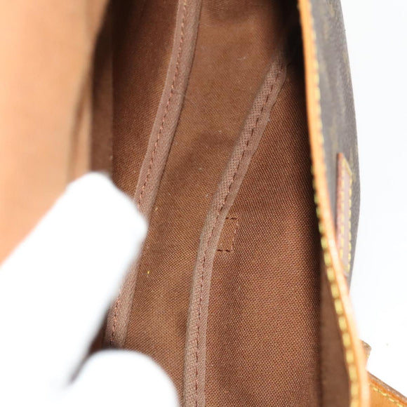 LOUIS VUITTON Monogram Saumur 30 Shoulder Bag M42256 LV Auth am8612