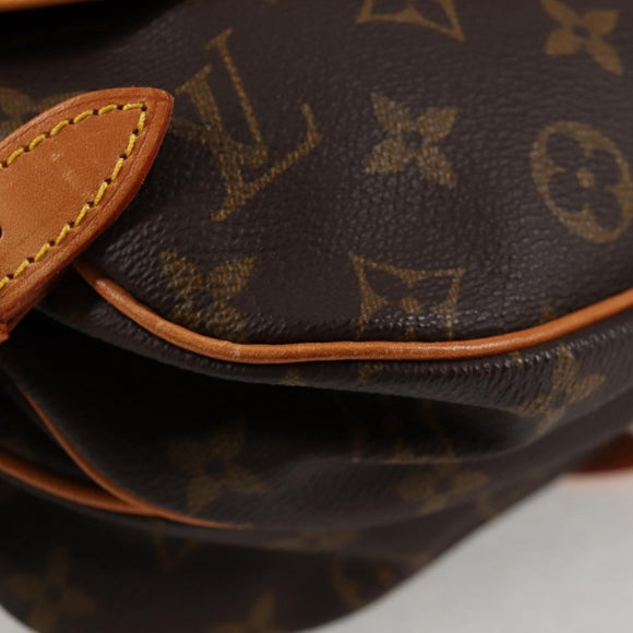 LOUIS VUITTON Monogram Saumur 30 Shoulder Bag M42256 LV Auth am8738V