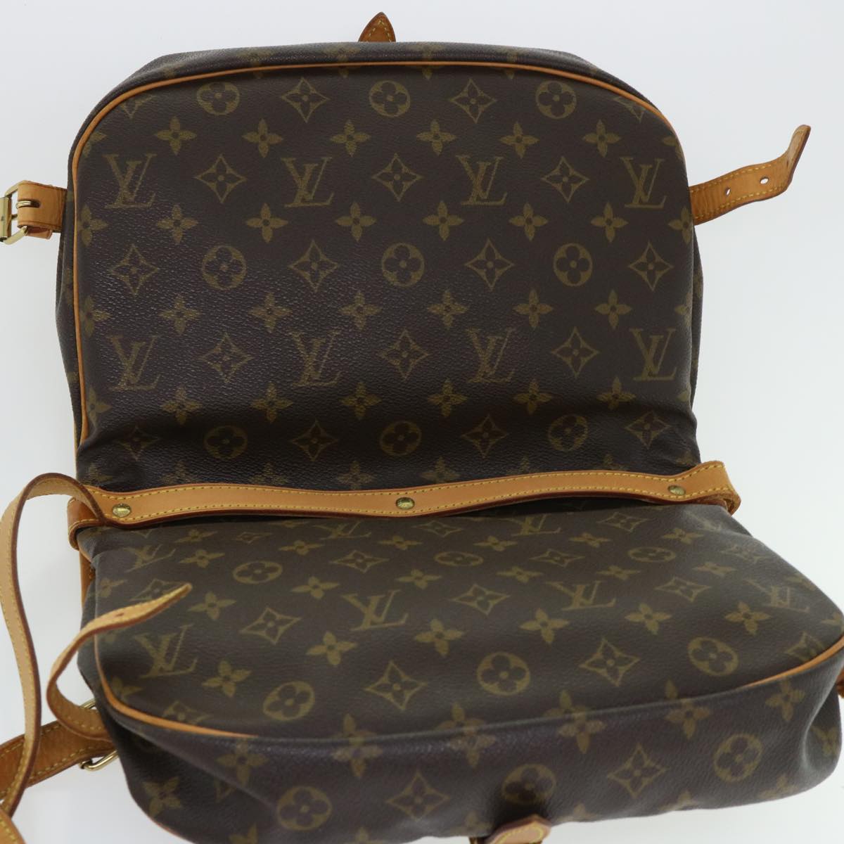 LOUIS VUITTON Monogram Saumur 30 Shoulder Bag M42256 LV Auth ar10160B