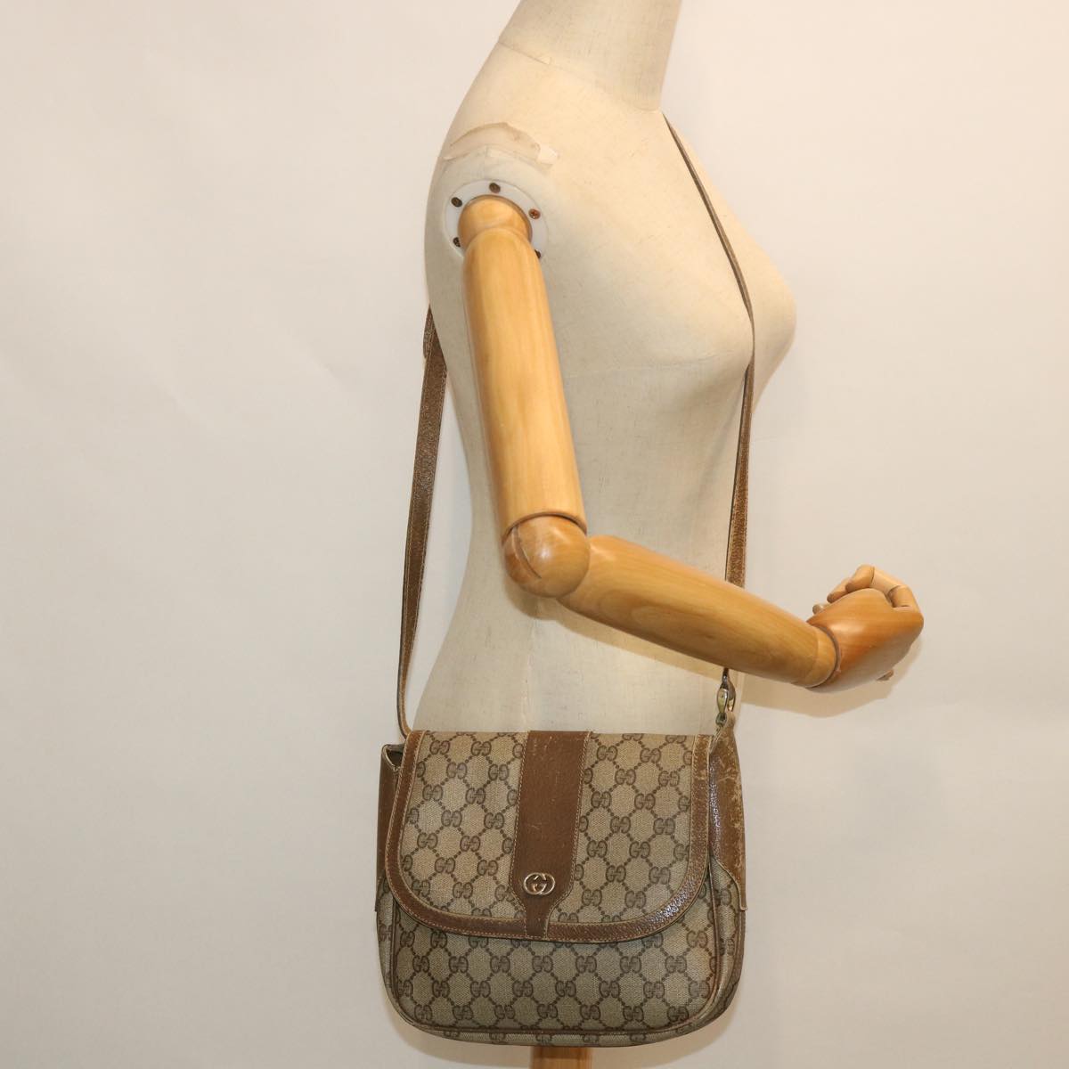 GUCCI GG Canvas Shoulder Bag PVC Leather Beige Auth ar10280