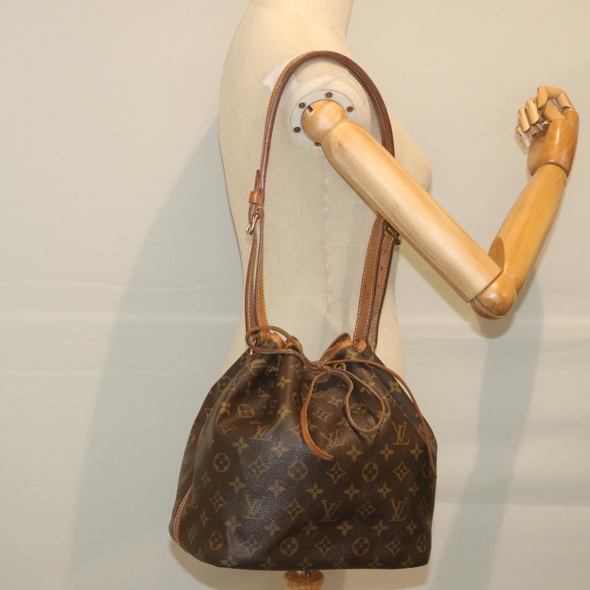 LOUIS VUITTON Monogram Petit Noe Shoulder Bag M42226 LV Auth ar10479