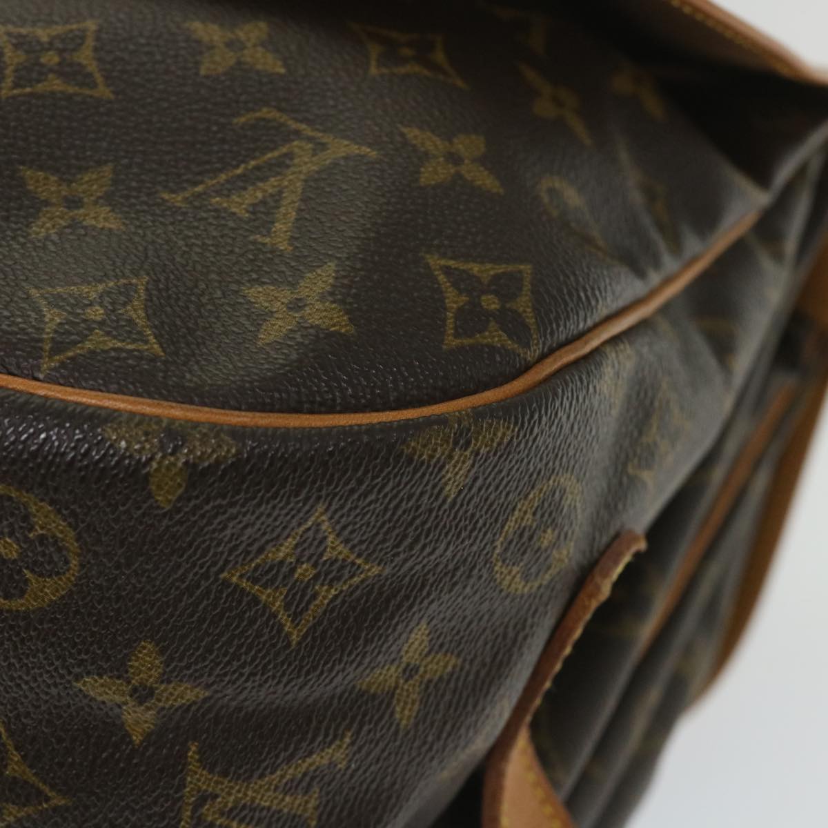 LOUIS VUITTON Monogram Saumur 35 Shoulder Bag M42254 LV Auth ar10571B