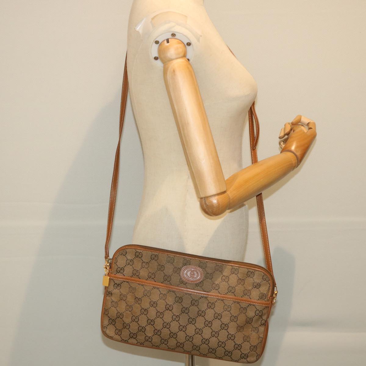 GUCCI GG Canvas Shoulder Bag Beige 004 92 0230 Auth ar10780