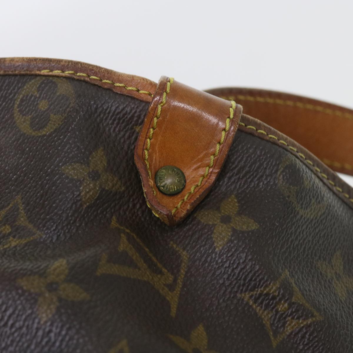 LOUIS VUITTON Monogram Saumur 35 Shoulder Bag M42254 LV Auth ar10836B