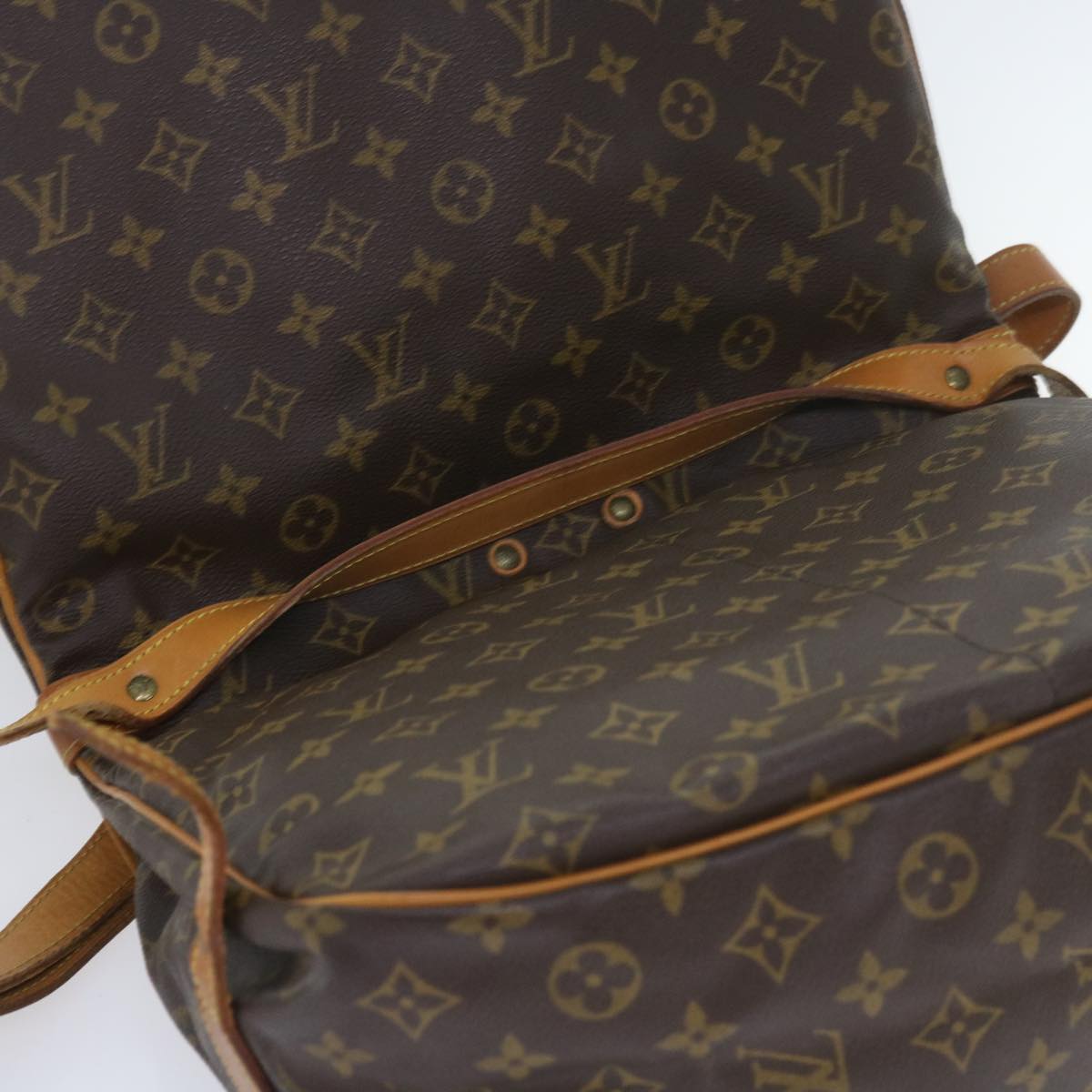 LOUIS VUITTON Monogram Saumur 35 Shoulder Bag M42254 LV Auth ar10846B