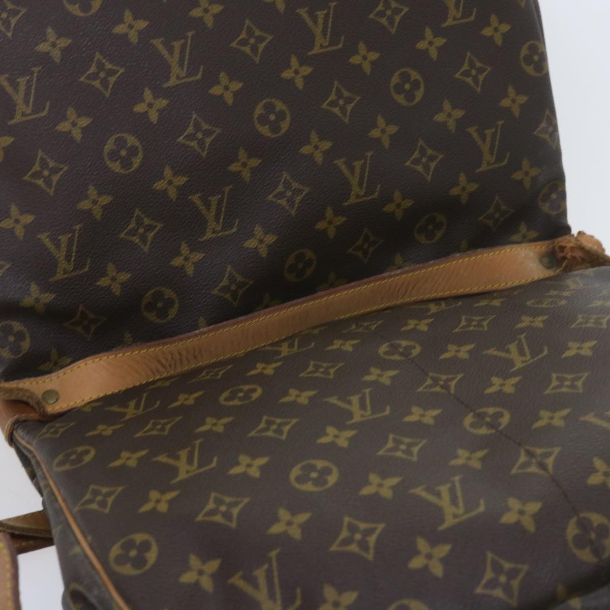 LOUIS VUITTON Monogram Saumur 35 Shoulder Bag M42254 LV Auth ar10889