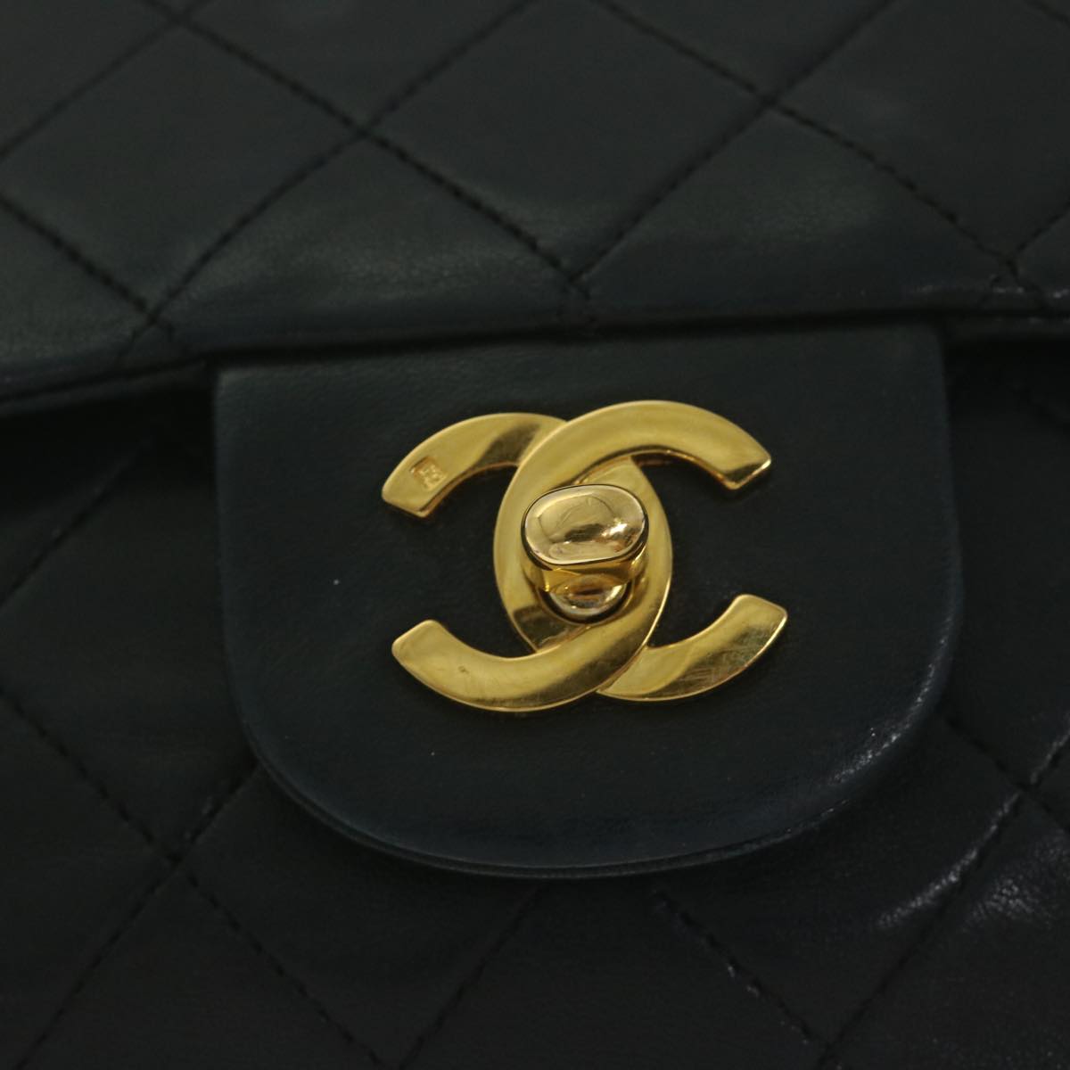 CHANEL Matelasse Turn Lock Chain Shoulder Bag Lamb Skin Black CC Auth ar10894A