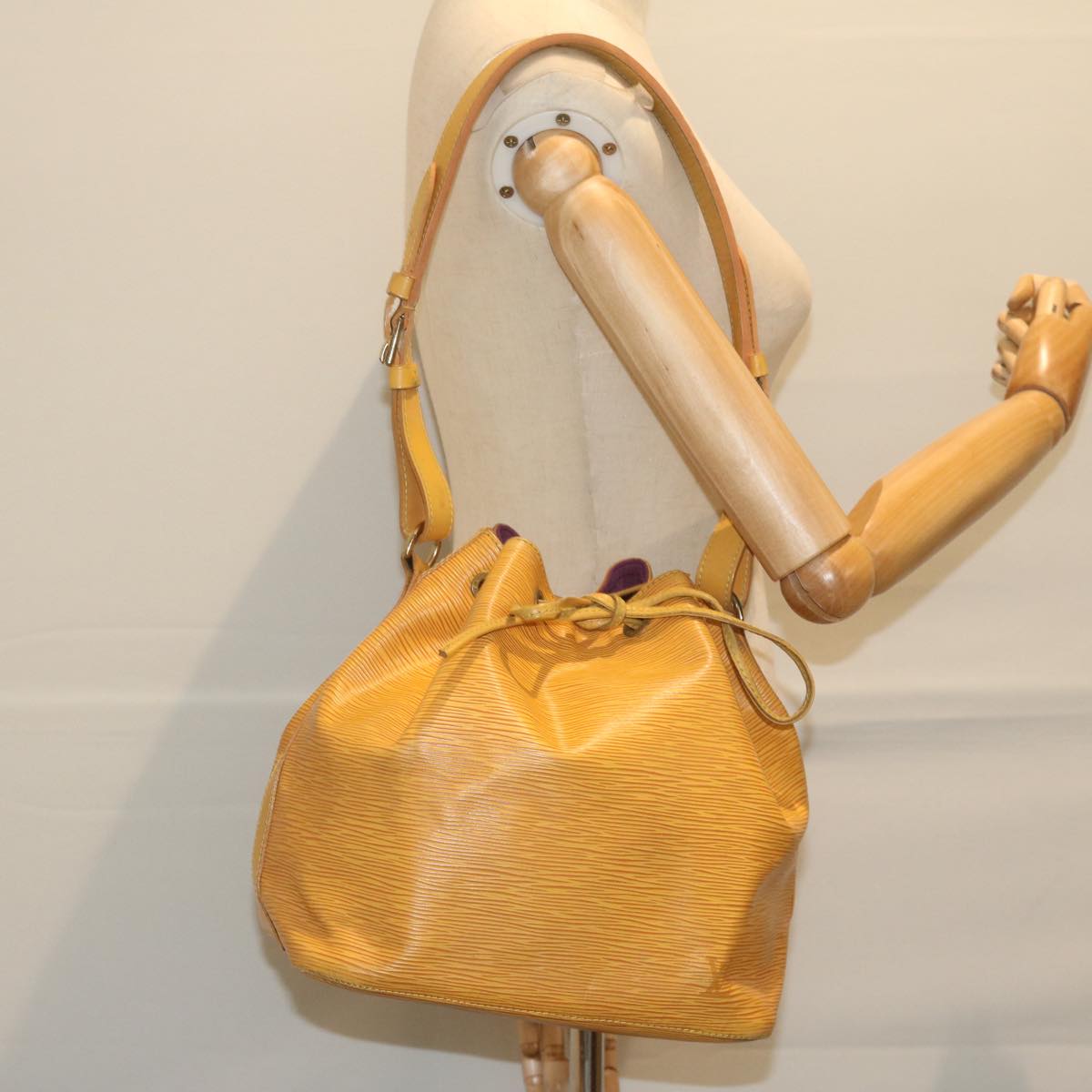 LOUIS VUITTON Epi Petit Noe Shoulder Bag Tassili Yellow M44109 LV Auth ar10998