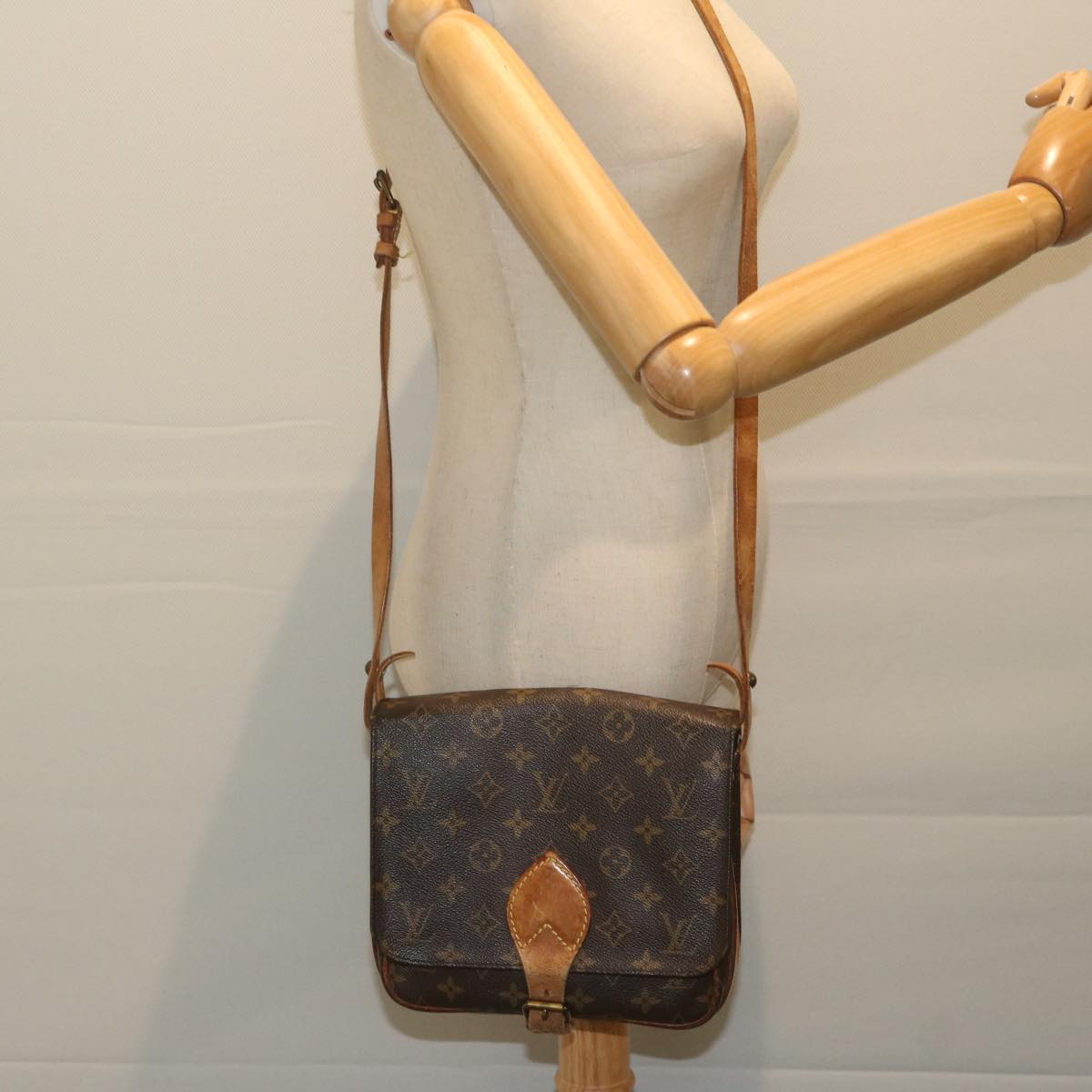 LOUIS VUITTON Monogram Cartouchiere MM Shoulder Bag M51253 LV Auth ar11000