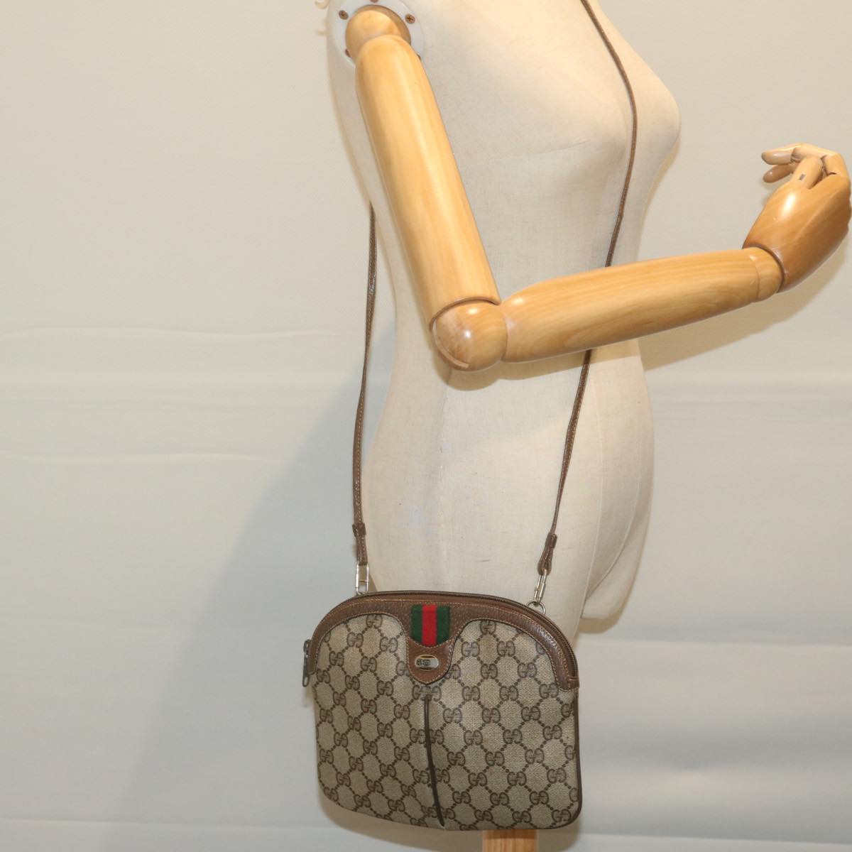 GUCCI GG Supreme Web Sherry Line Shoulder Bag Beige Red 004 02 047 Auth ar11083