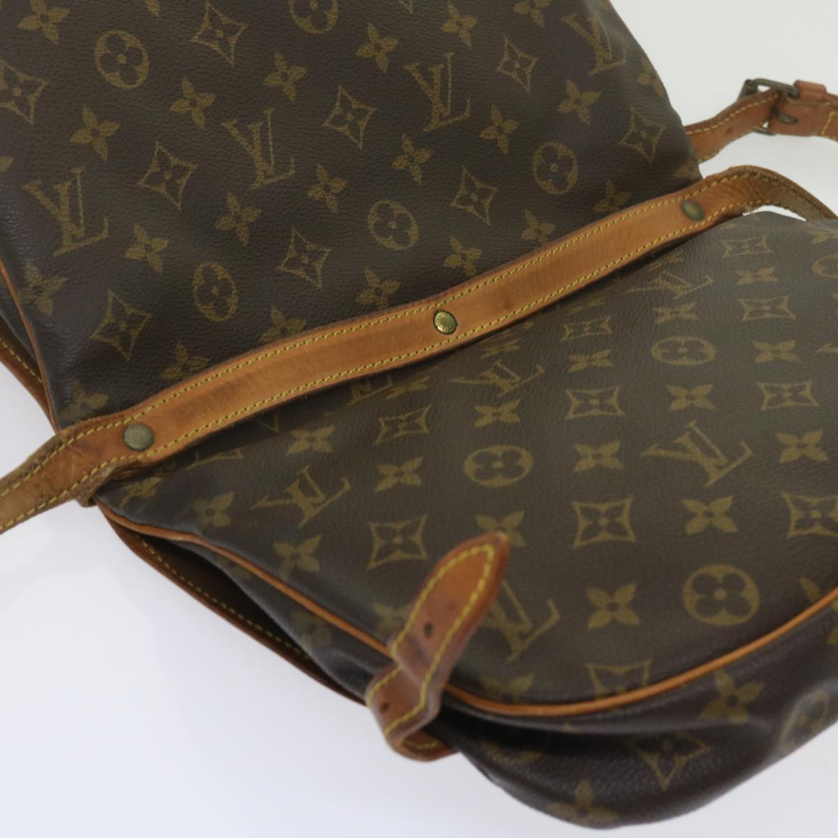 LOUIS VUITTON Monogram Saumur 30 Shoulder Bag M42256 LV Auth ar11089