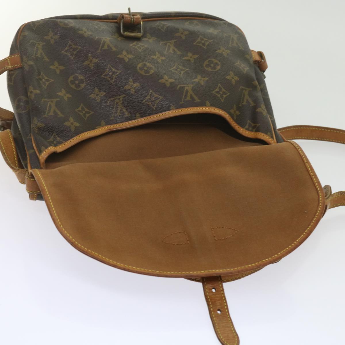 LOUIS VUITTON Monogram Saumur 30 Shoulder Bag M42256 LV Auth ar11089