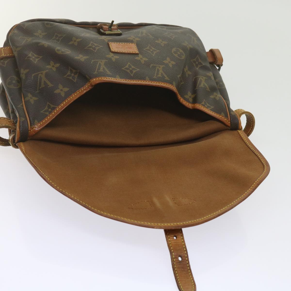 LOUIS VUITTON Monogram Saumur 30 Shoulder Bag M42256 LV Auth ar11089