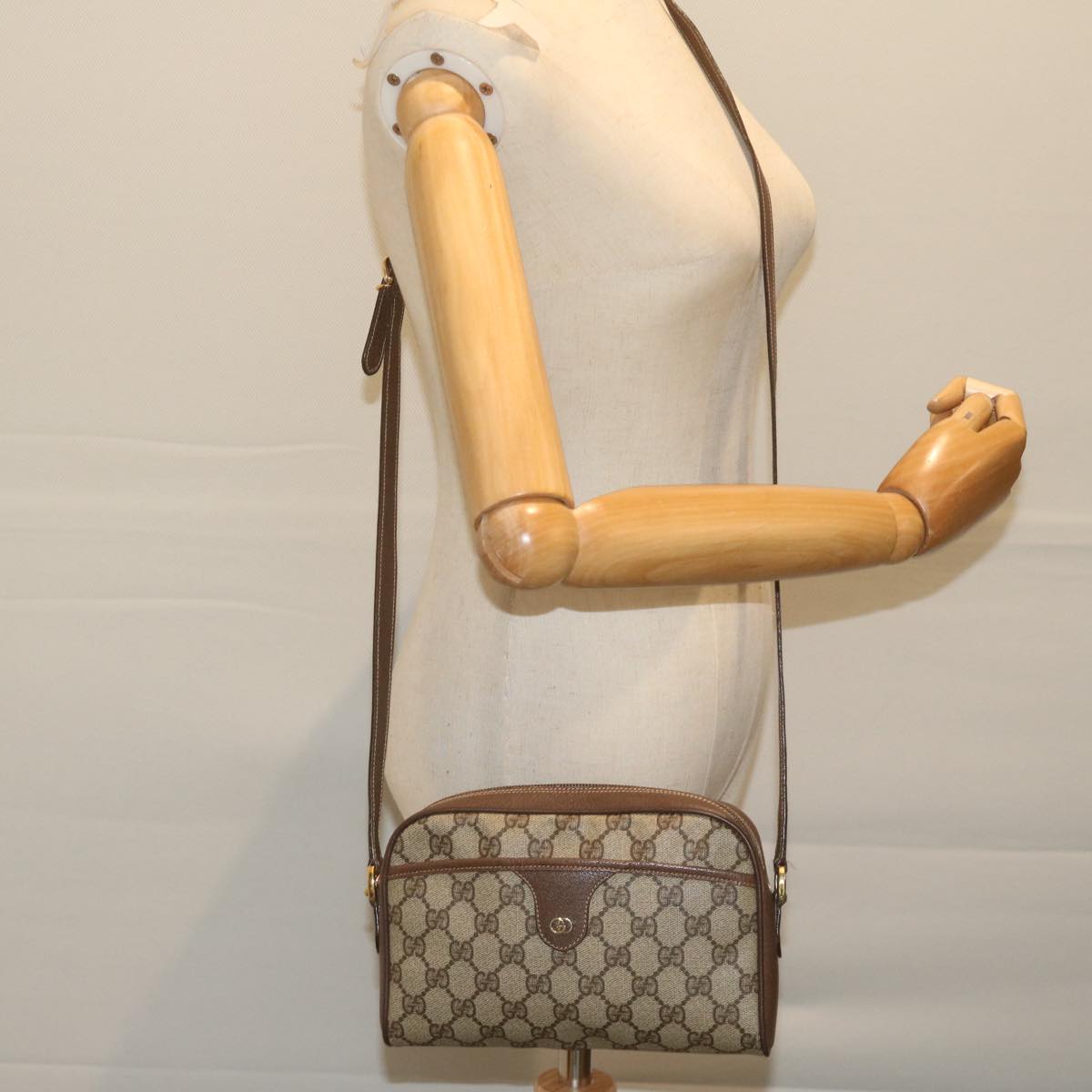 GUCCI GG Supreme Shoulder Bag PVC Leather Beige 001 58 6594 Auth ar11125