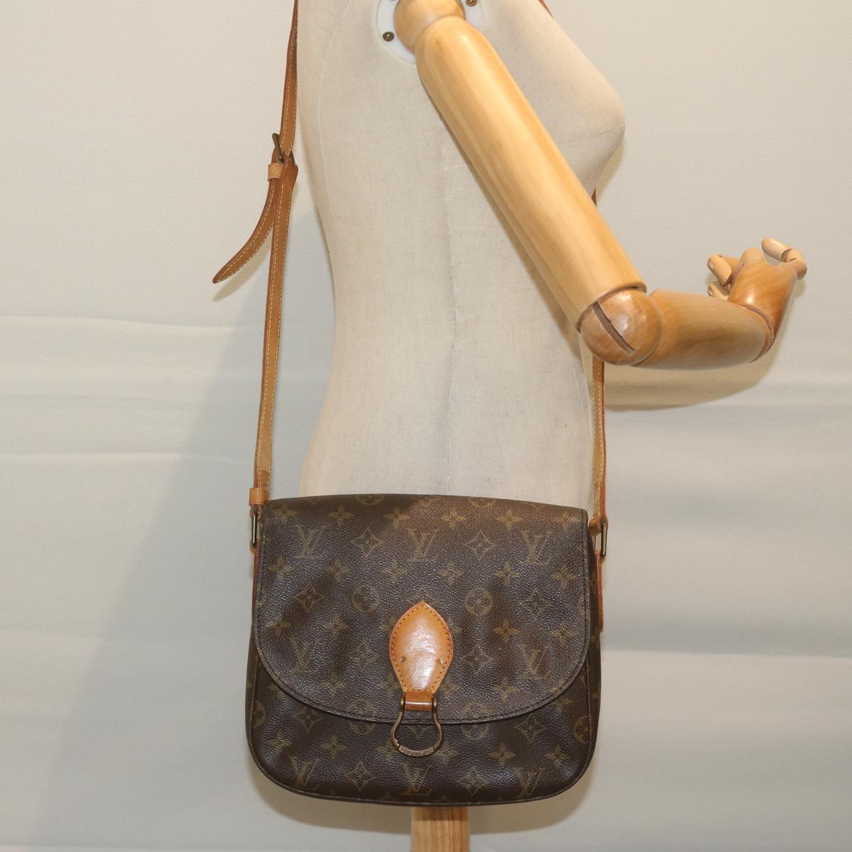 LOUIS VUITTON Monogram Saint Cloud GM Shoulder Bag M51242 LV Auth ar11186B