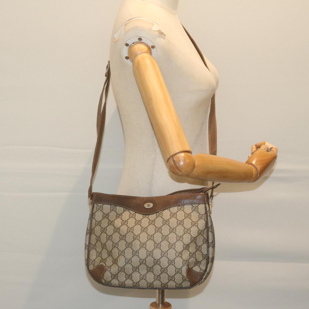 GUCCI GG Supreme Shoulder Bag PVC Leather Beige 67 02 022 Auth ar11211