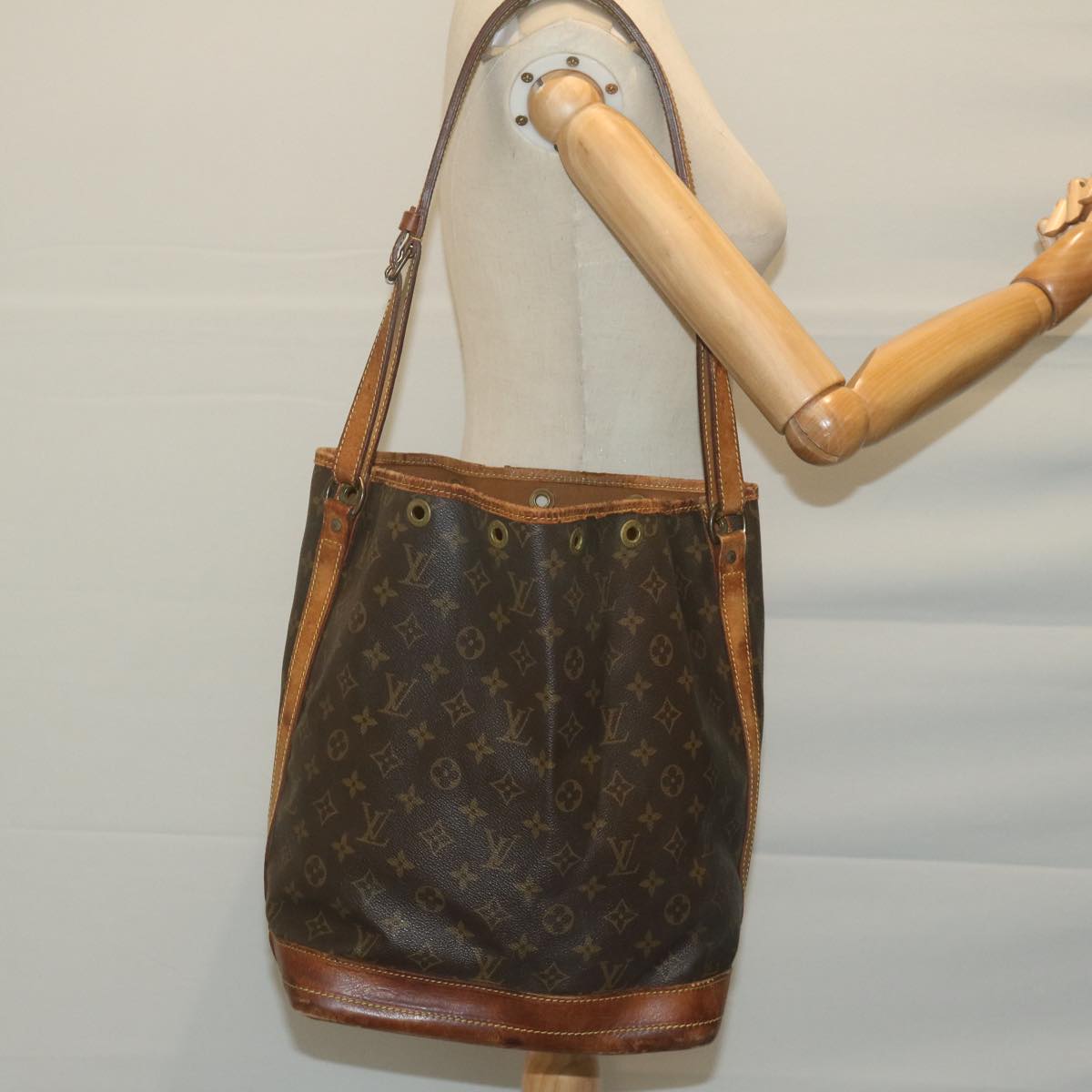 LOUIS VUITTON Monogram Noe Shoulder Bag M42224 LV Auth ar11338