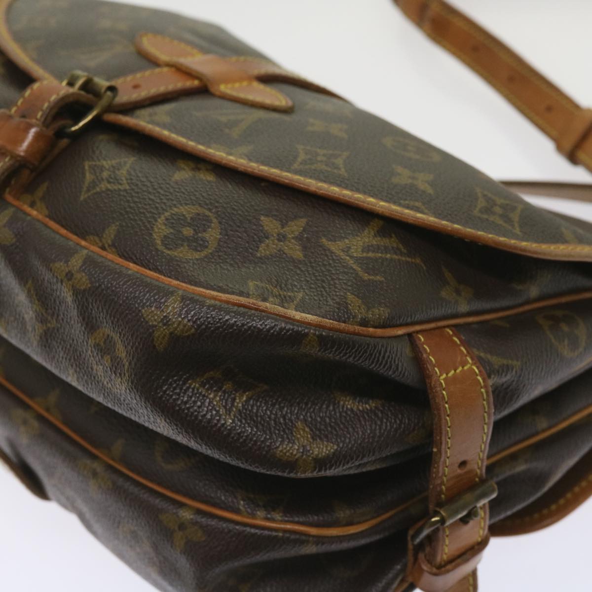 LOUIS VUITTON Monogram Saumur 30 Shoulder Bag M42256 LV Auth ar11340