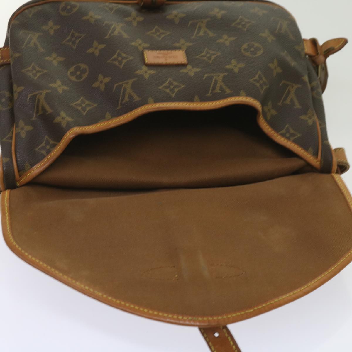 LOUIS VUITTON Monogram Saumur 30 Shoulder Bag M42256 LV Auth ar11340