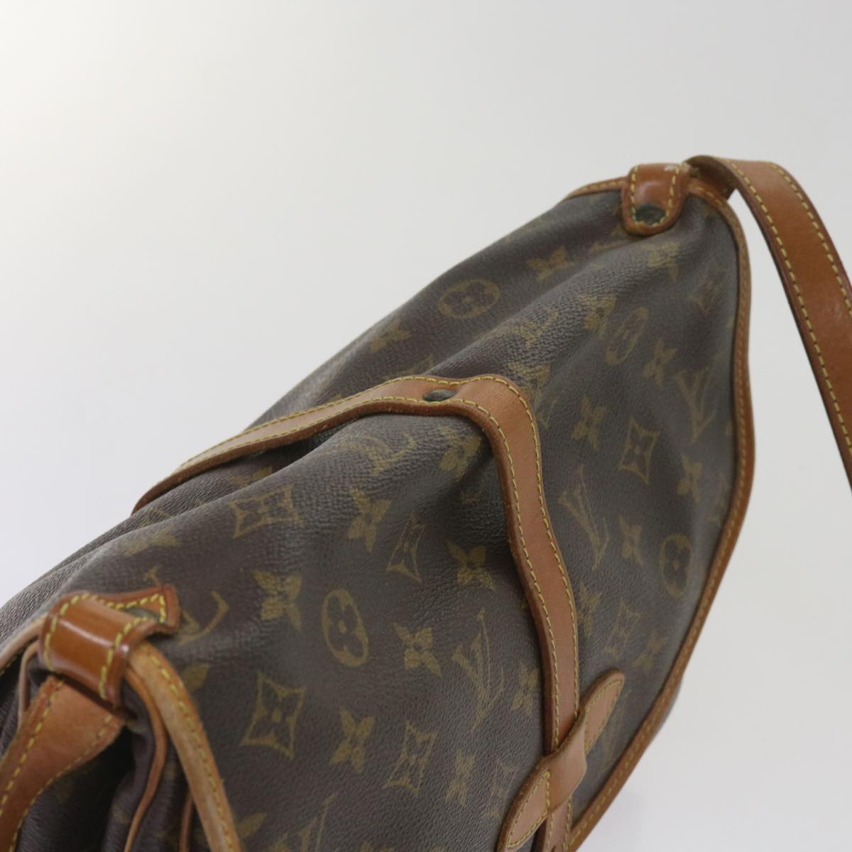 LOUIS VUITTON Monogram Saumur 30 Shoulder Bag M42256 LV Auth ar11340