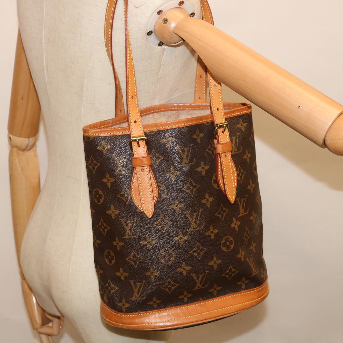 LOUIS VUITTON Monogram Bucket PM Shoulder Bag M42238 LV Auth ar11341