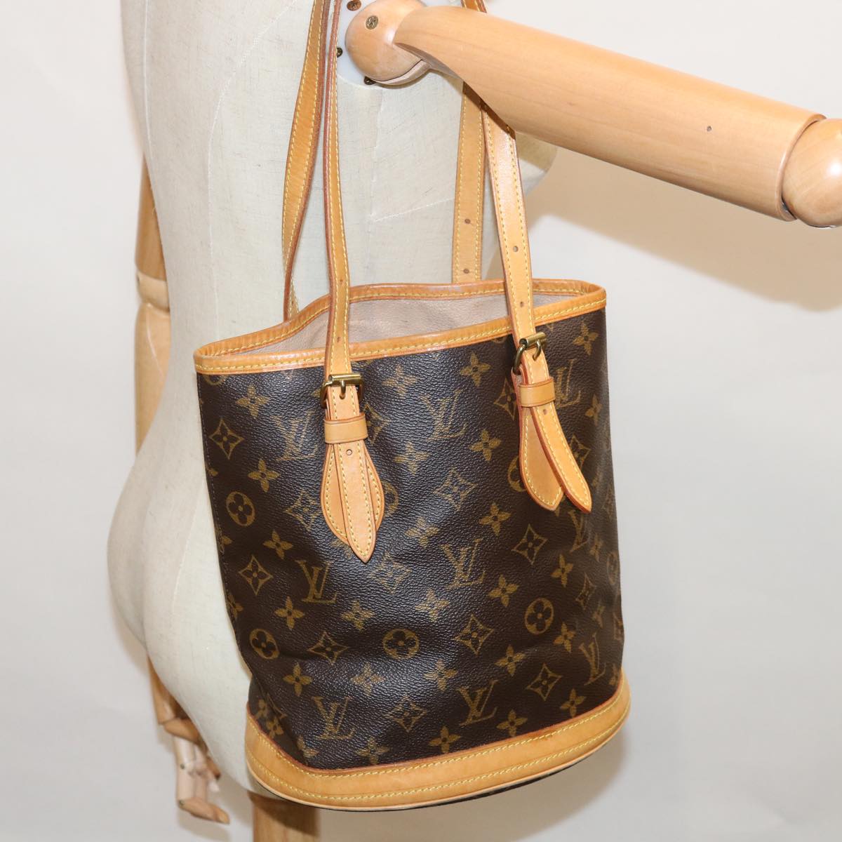 LOUIS VUITTON Monogram Bucket PM Shoulder Bag M42238 LV Auth ar11342