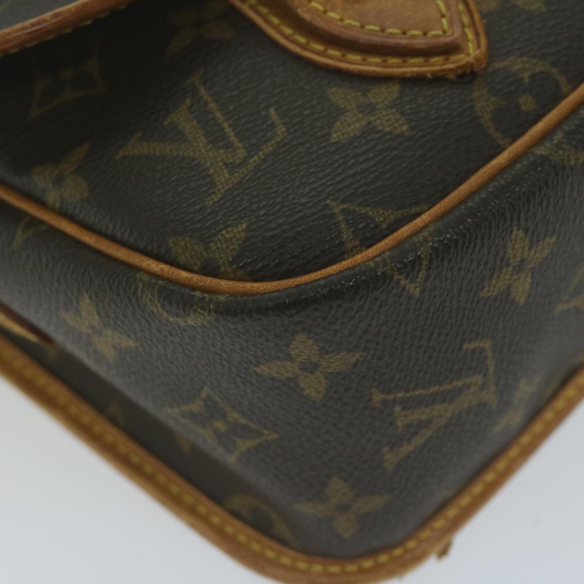 LOUIS VUITTON Monogram Gibeciere MM Shoulder Bag M42247 LV Auth ar11345